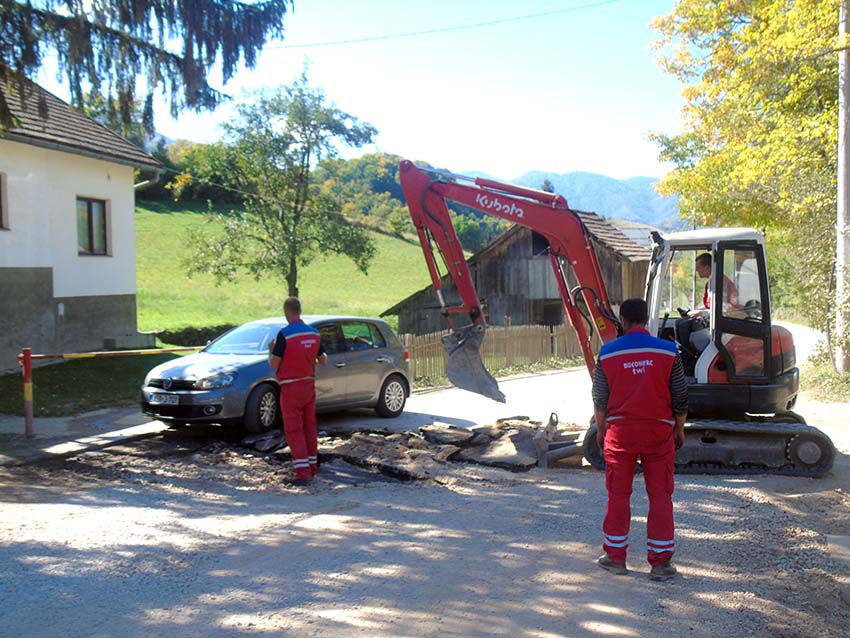 Asfaltira se cesta u Polju, sutra od 8 do 16 sati obustava prometa