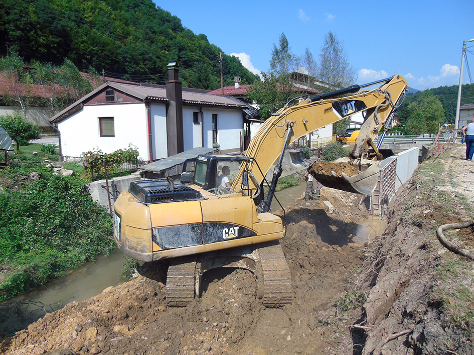 Gradi se potporni zid uz Kreševčicu