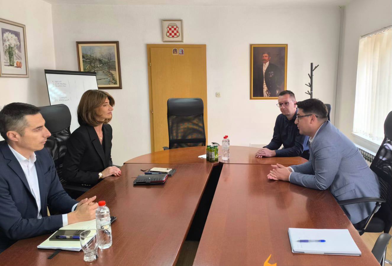 Ministrica Katić obišla infrastrukturne projekte u Kreševu: Federalno ministarstvo prometa i komunikacija nastavlja podržavati projekte u Kreševu