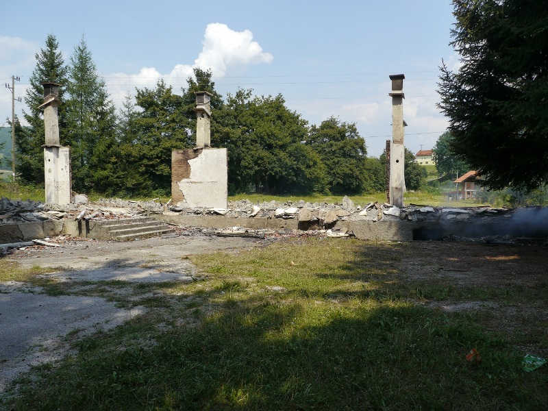 ZGRADA NEKADAŠNJE OSNOVNE ŠKOLE IZGORJELA DO TEMELJA